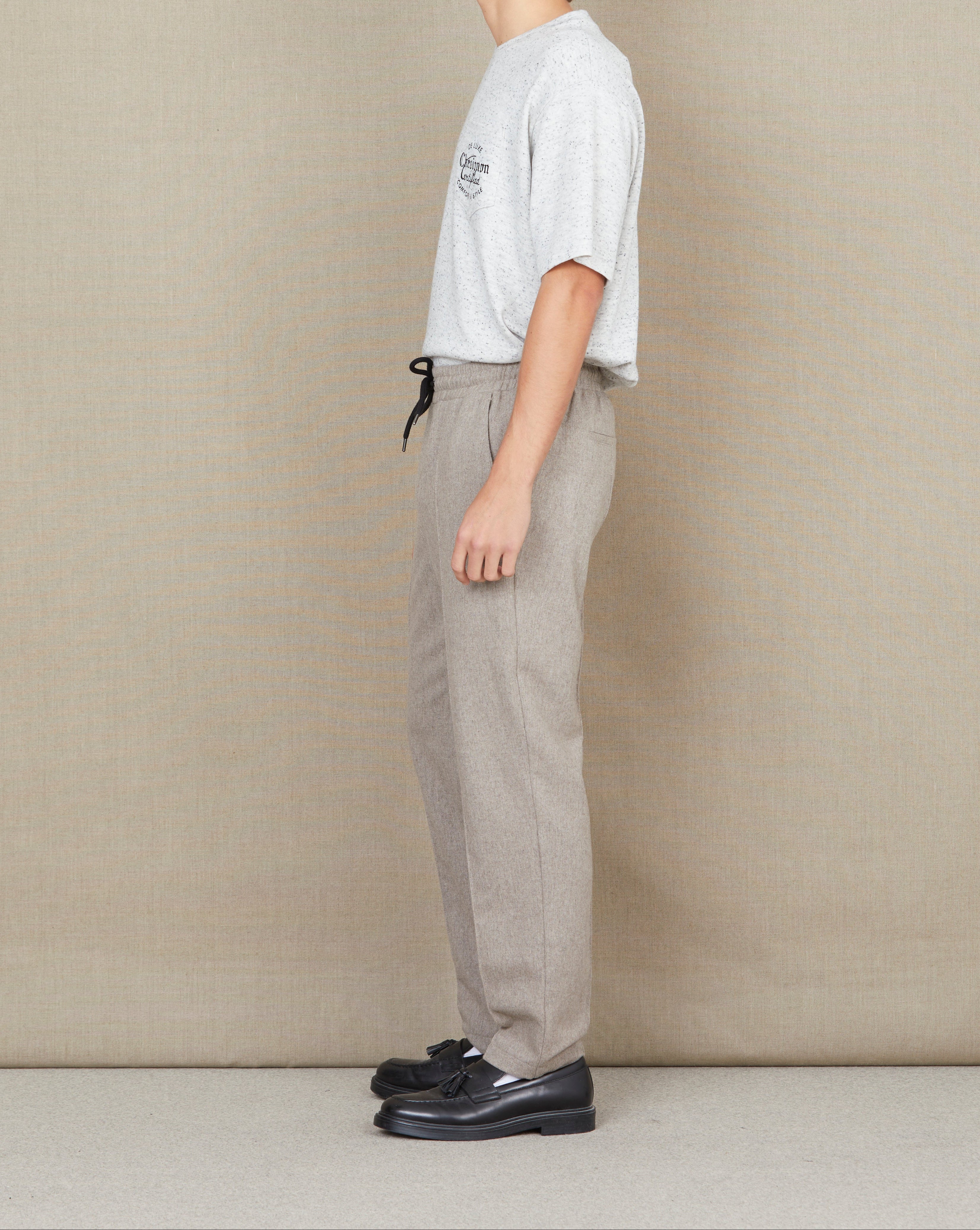 BESTICKTES T-SHIRT ZERTIFIZIERTES T-STÜCK NEPS GRAU