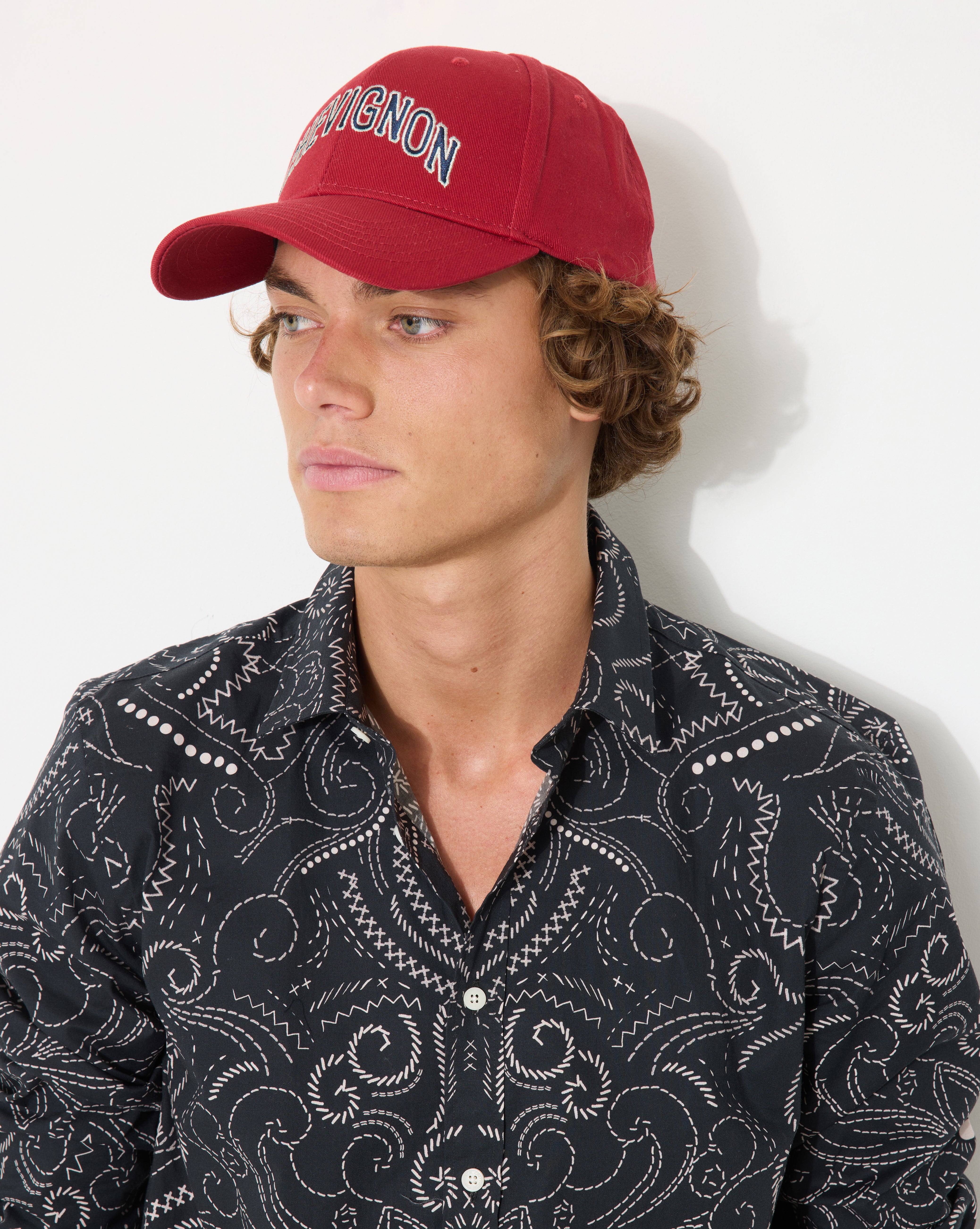 SCHWARZES BANDANA-SHIRT