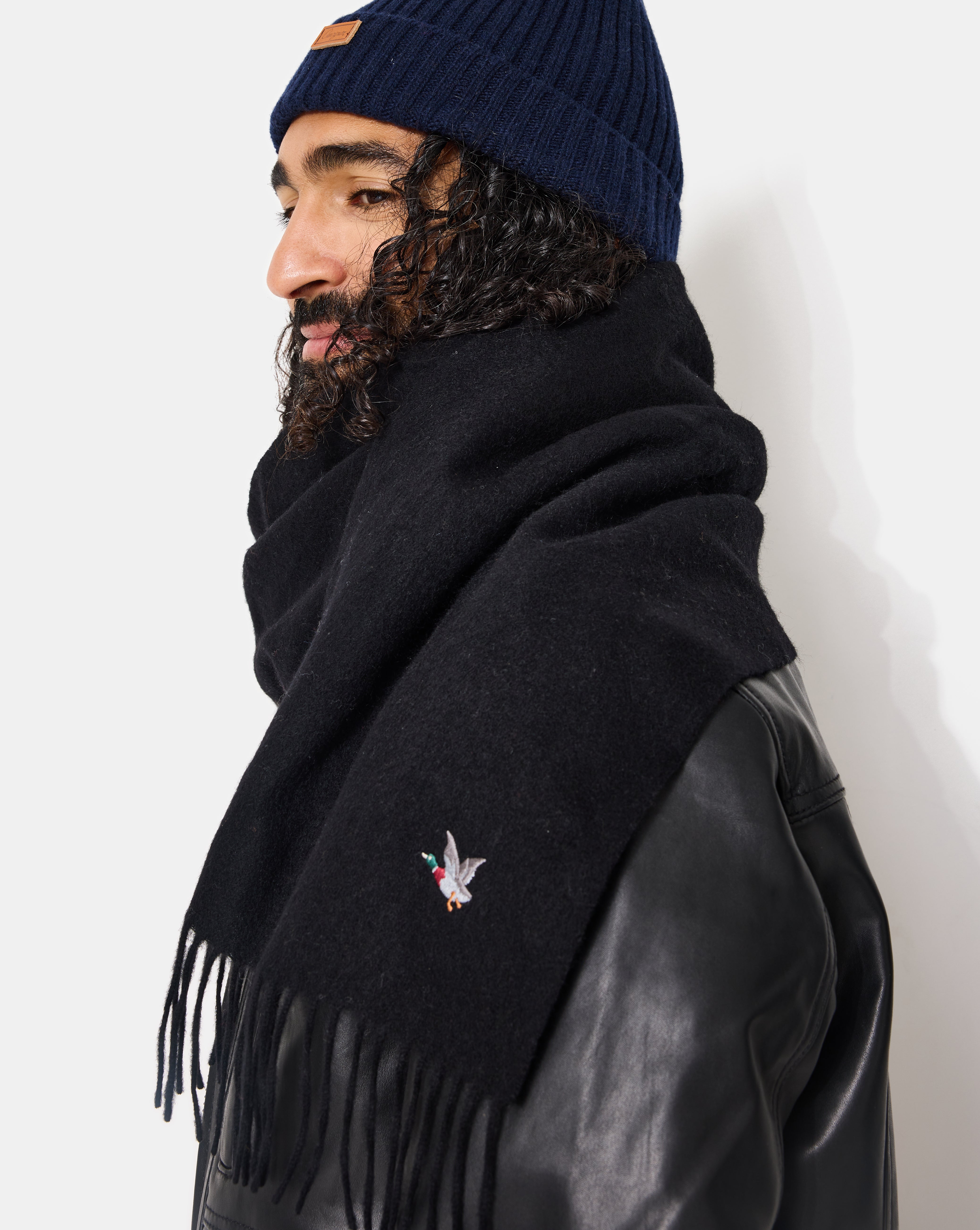 BLACK DUCK SCARF