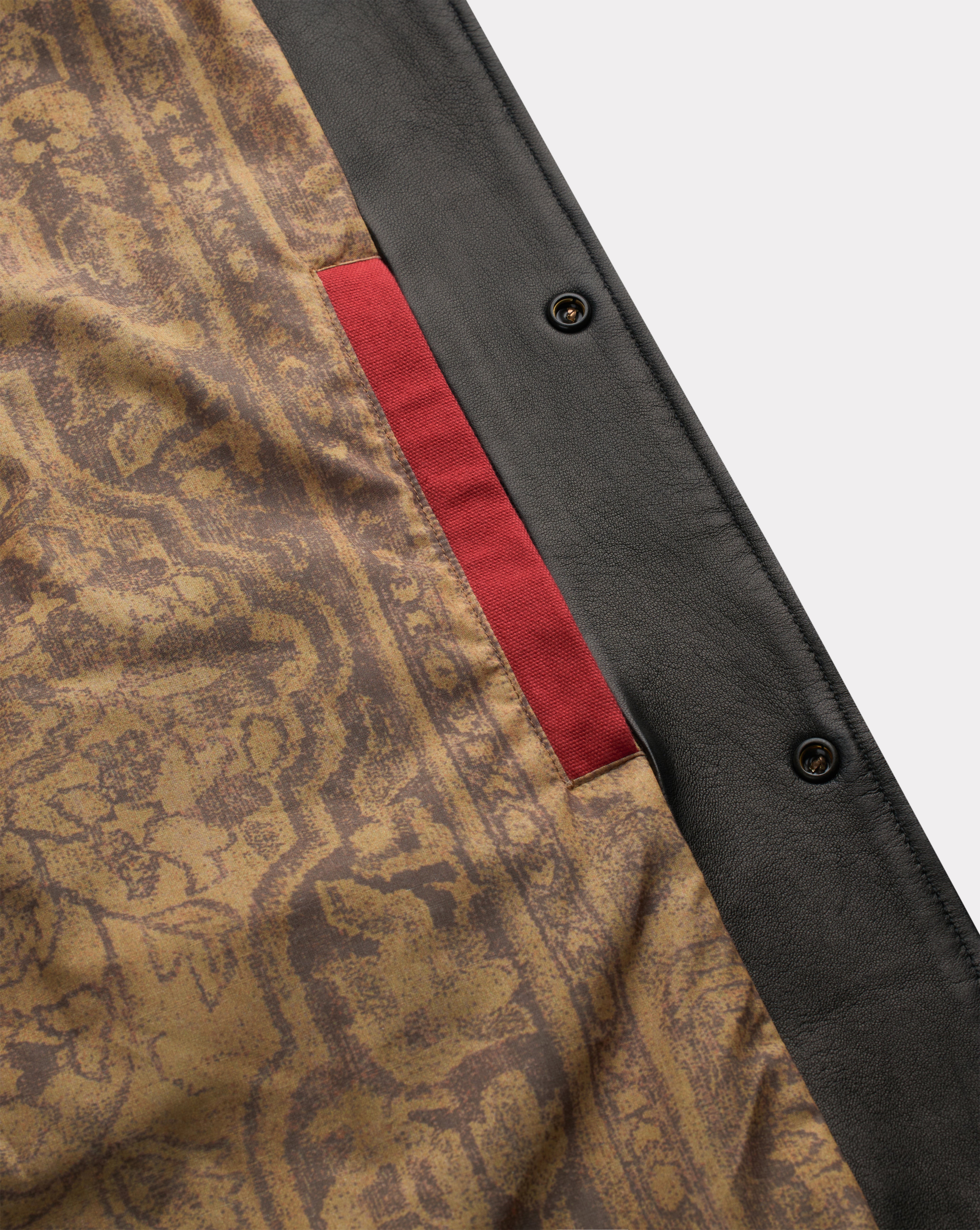 TEDDY VARSITY EN CUIR NOIR