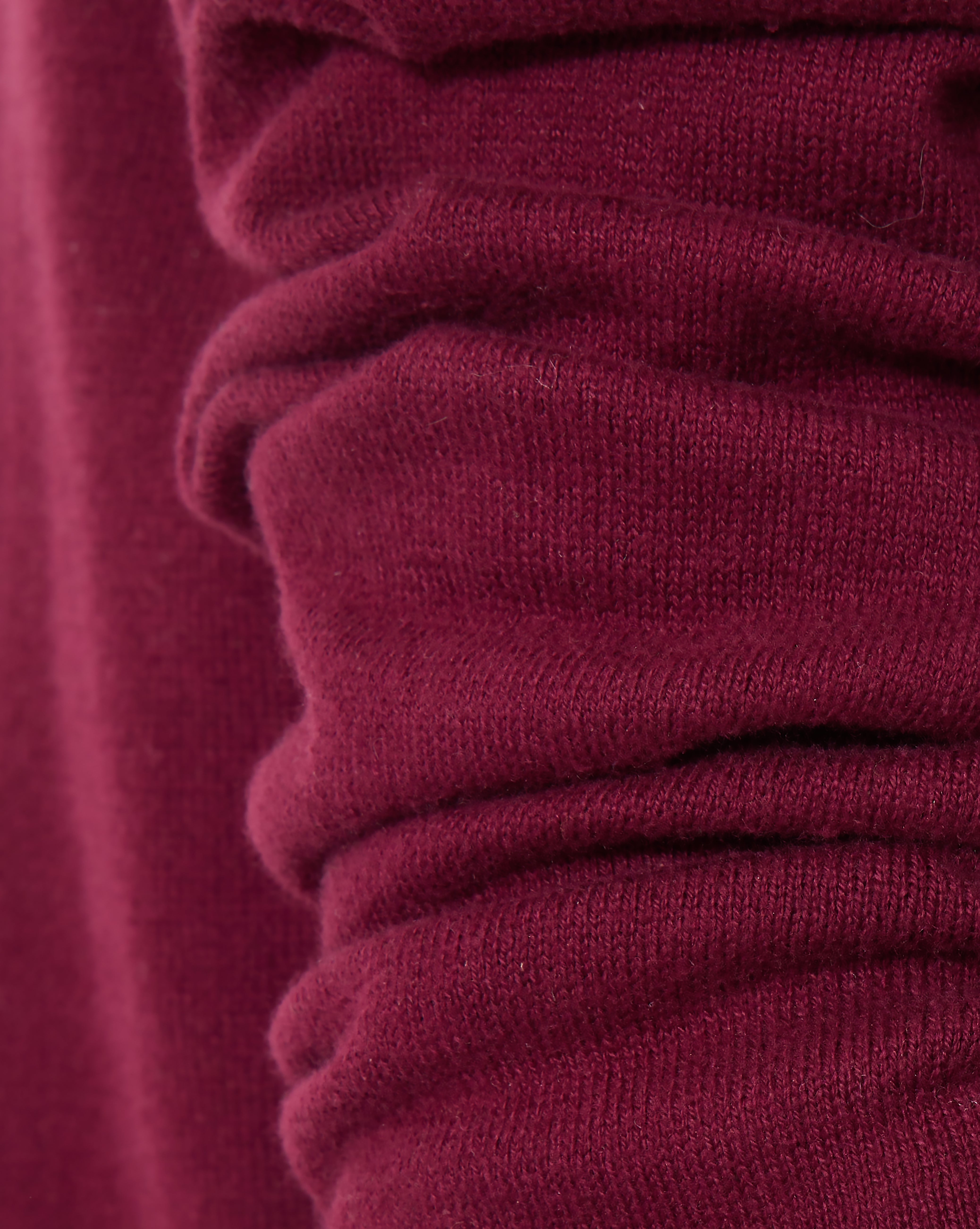 U TOGS BURGUNDY SWEATER