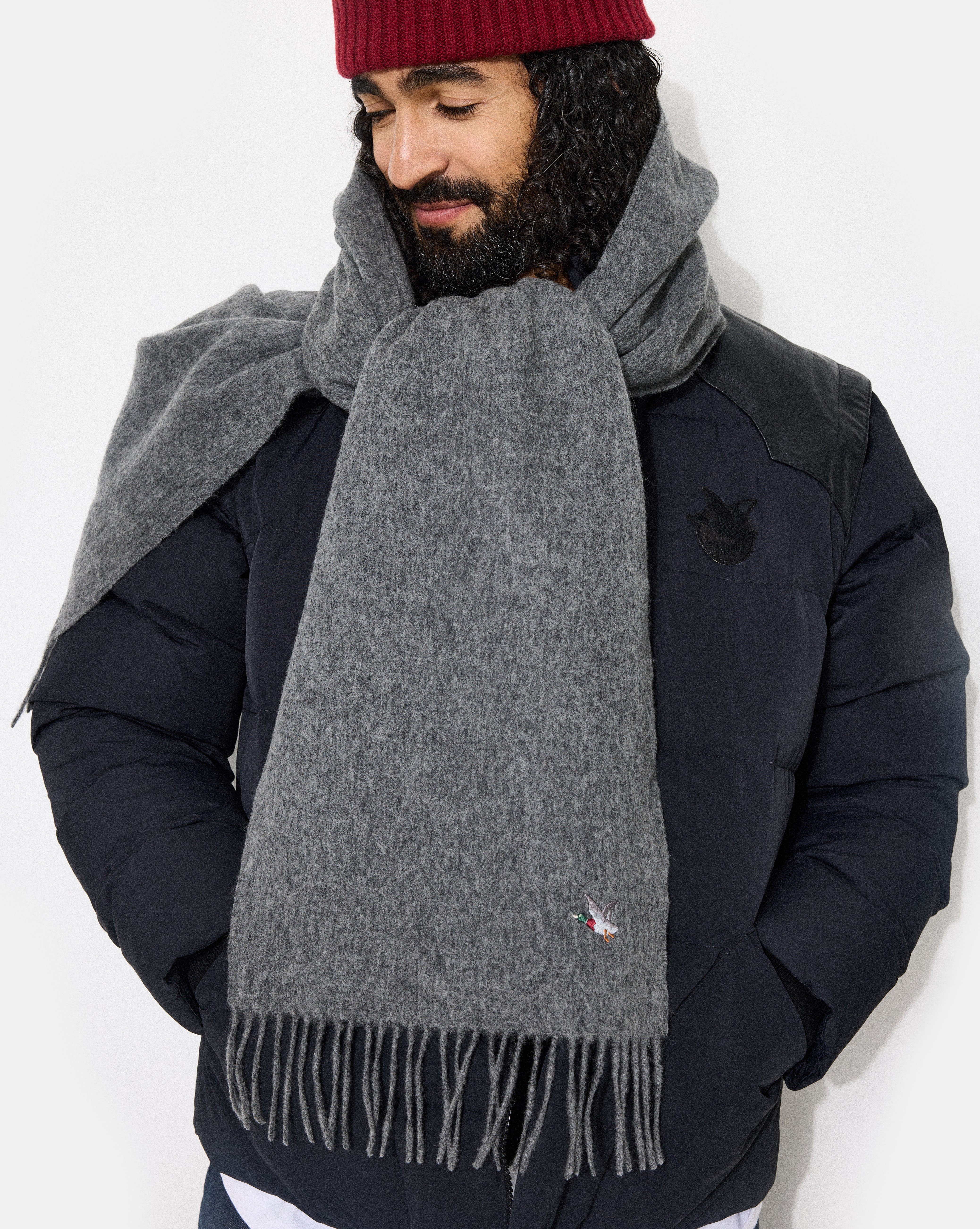 GREY DUCK SCARF