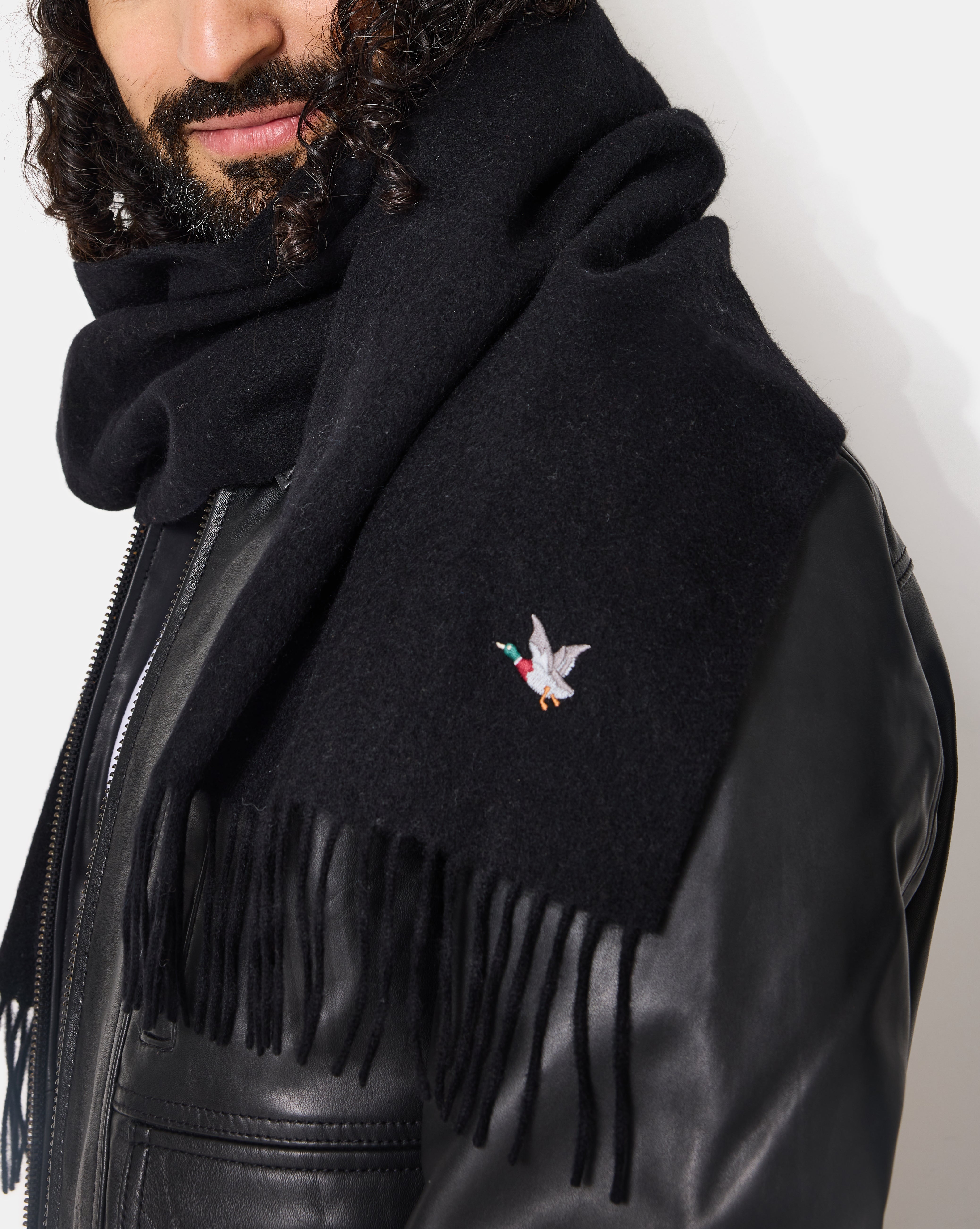 BLACK DUCK SCARF