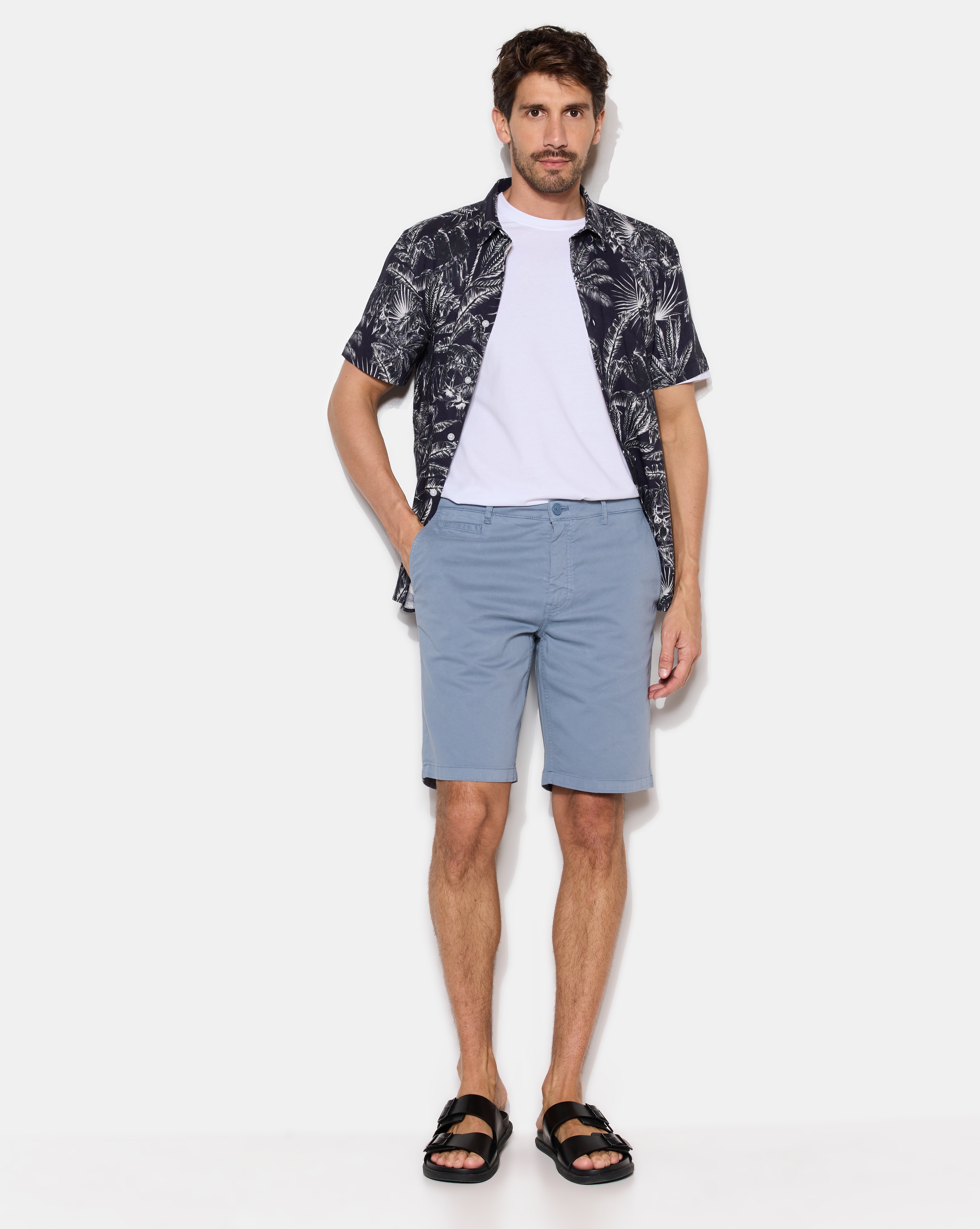 CHINO-SHORTS BLAU