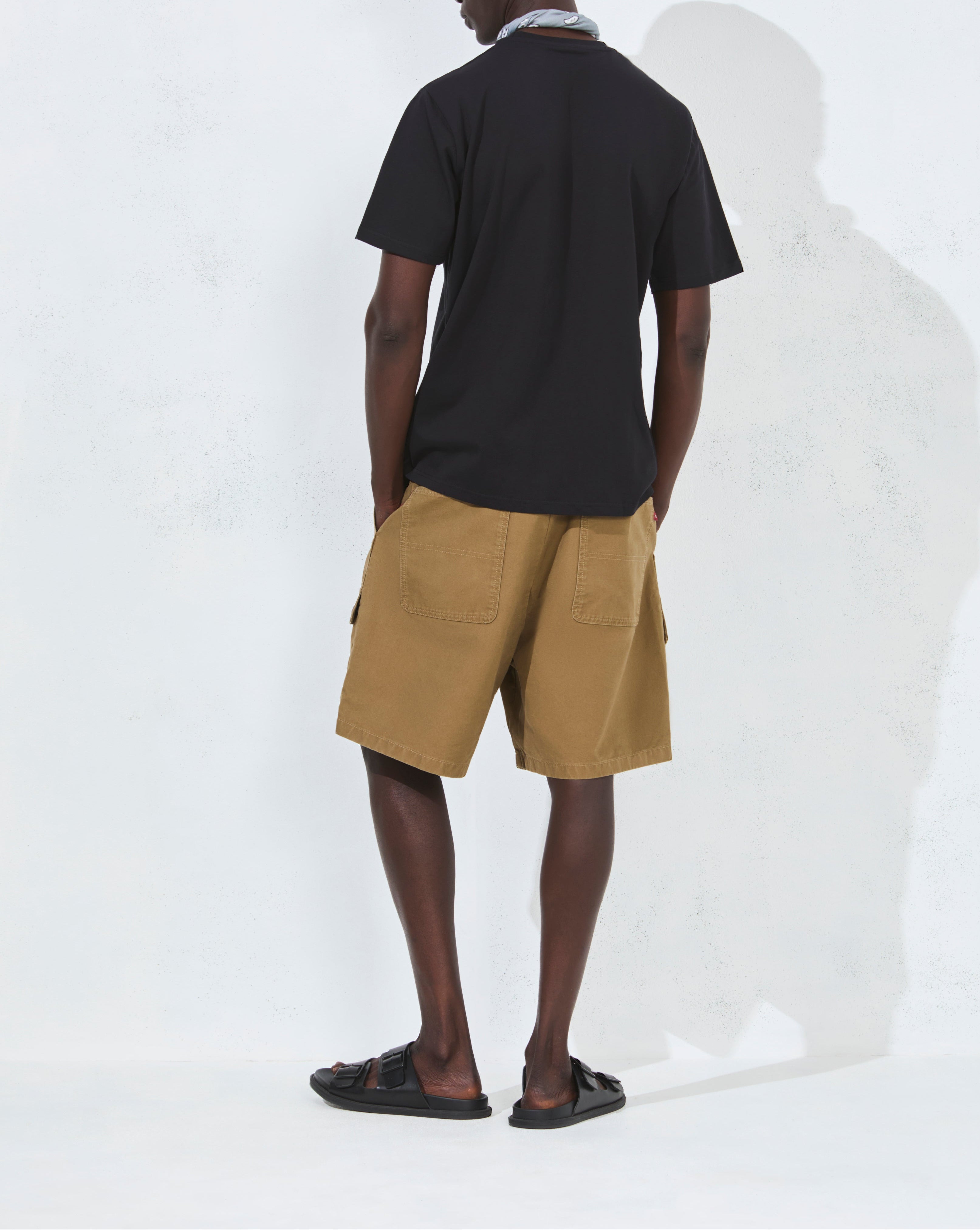 SCHWARZES T-TOGS-T-SHIRT