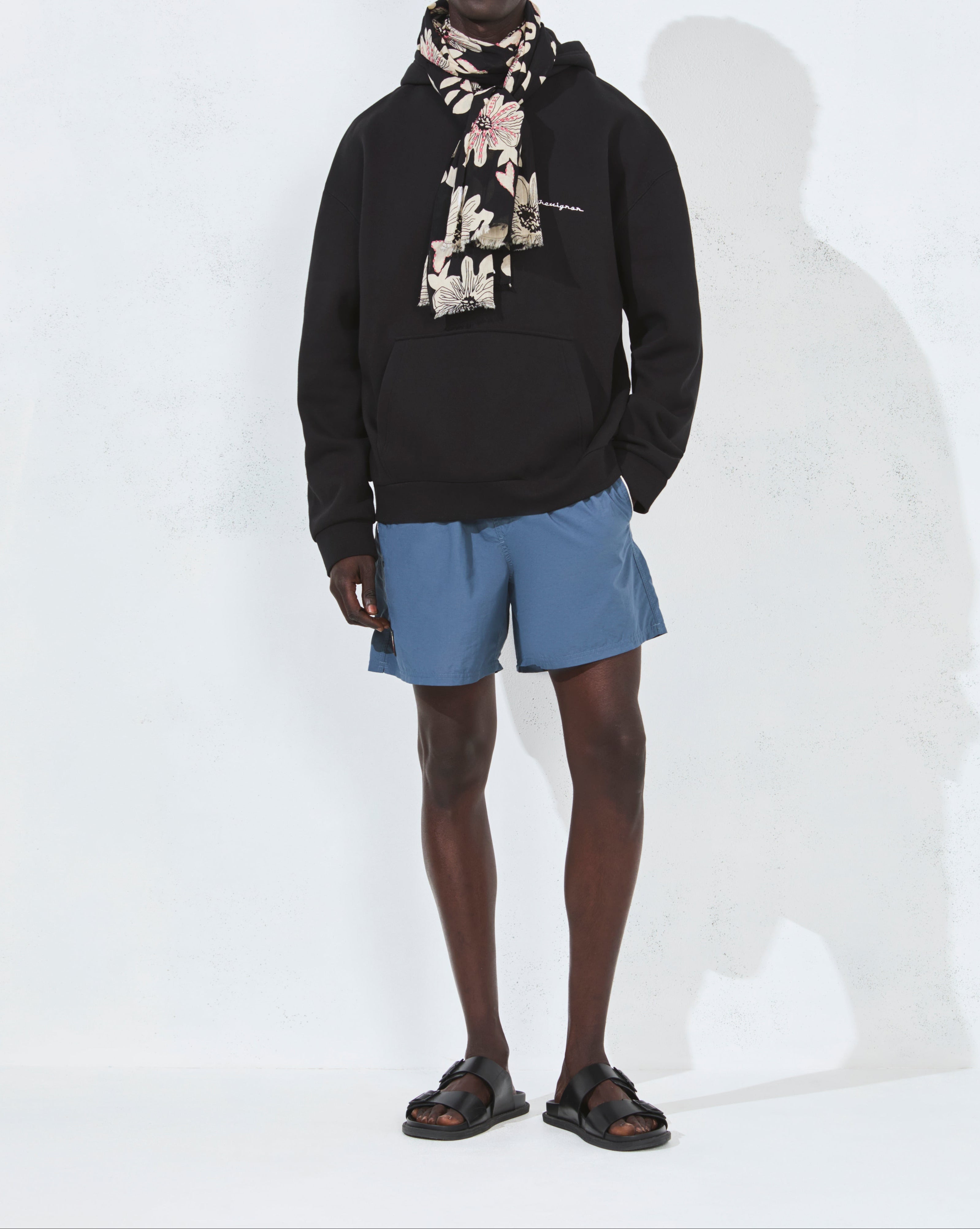 SCHWARZES OVERSIZE-CITY-HOOD-SWEATSHIRT