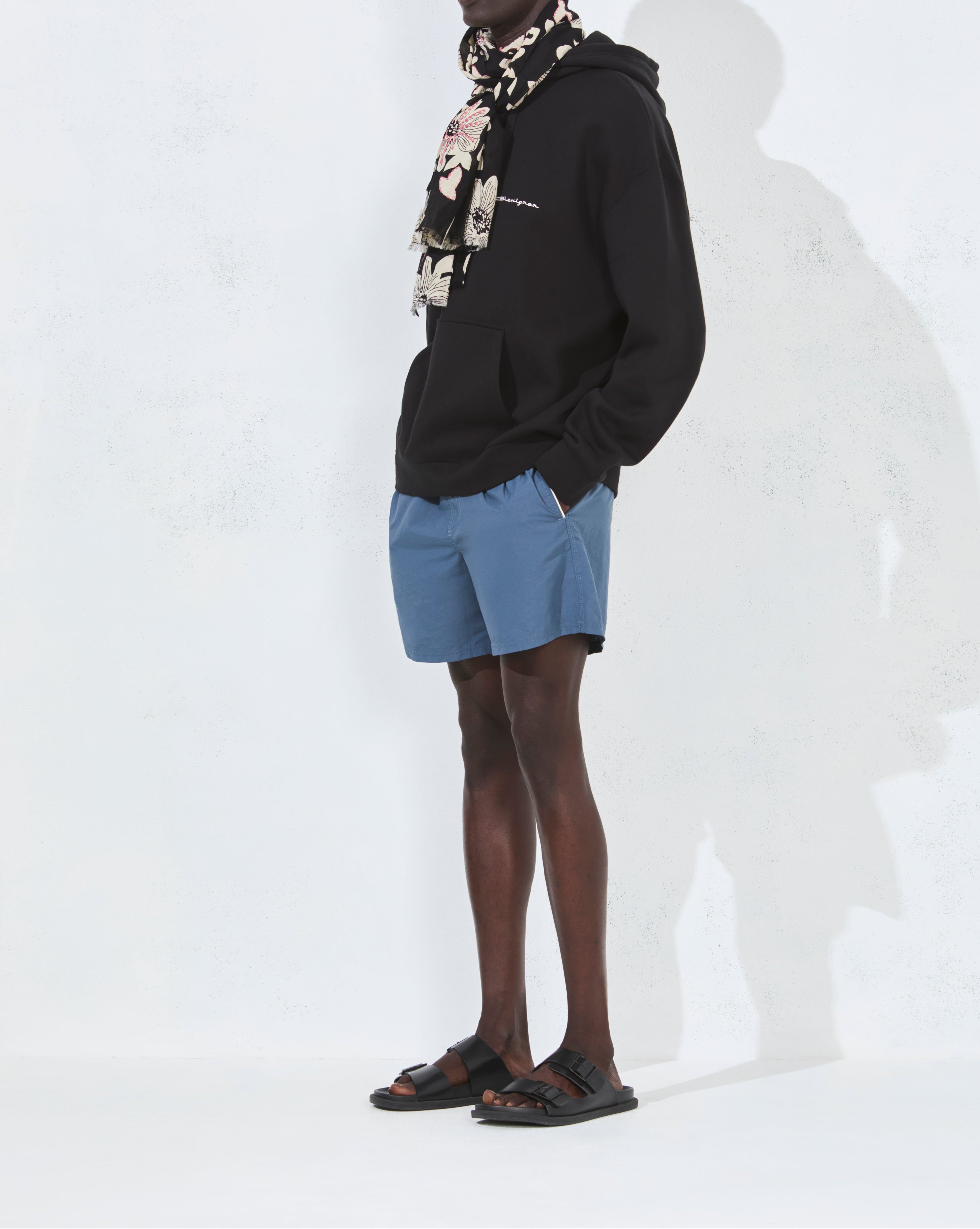 SCHWARZES OVERSIZE-CITY-HOOD-SWEATSHIRT