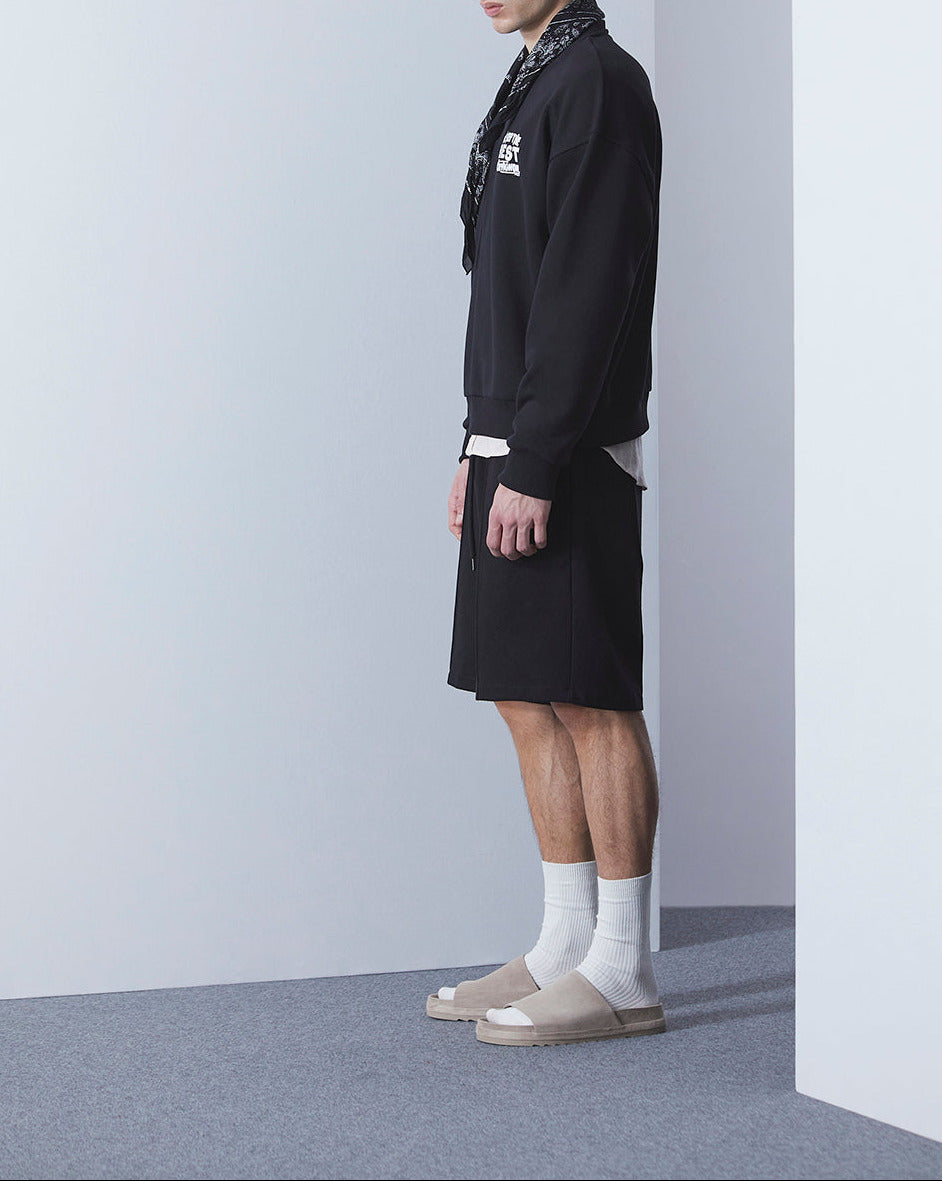 SCHWARZES OVERSIZE-SWEATSHIRT